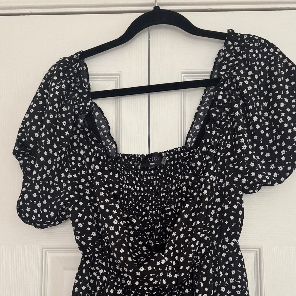 Vici floral romper - Picture 3 of 4